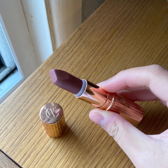 Charlotte Tilbury Matte Revolution - super nineties - Picture 2 of 5